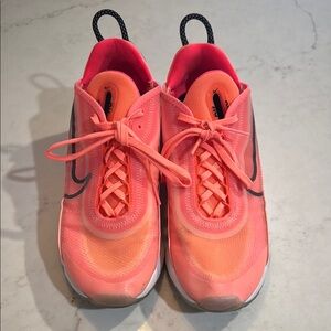 Nike Women's Pink Sneakers